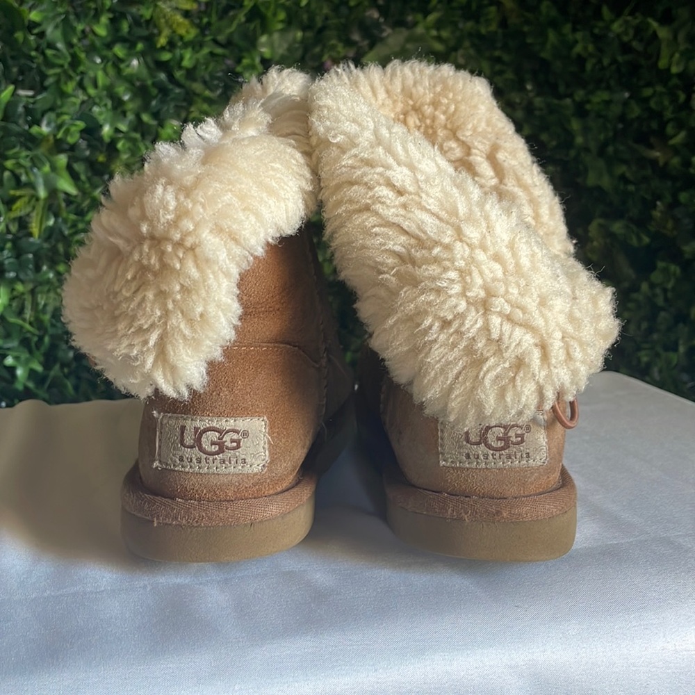 Ugg girls brown boots